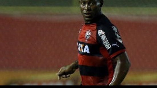 Imagem Volante do Vitória revela expectativa de jogar o primeiro BAVI da carreira