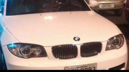 Imagem Carro de Escudero fica preso em blitz