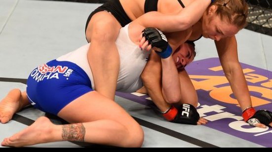 Imagem Ronda não dá chances a Zingano e a finaliza em poucos segundos