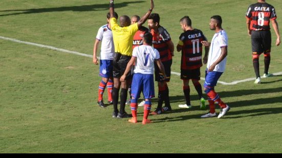 Imagem Confira fotos da festa no clássico BAVI deste domingo no Barradão