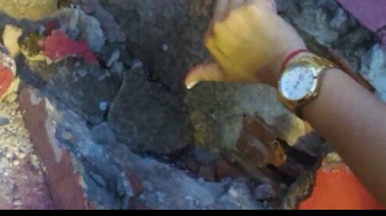 Imagem Perigo: torcedor flagra arquibancada do Barradão danificada