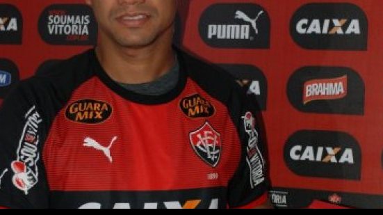 Imagem Dakson é apresentado e enaltece o Vitória: "clube grande"