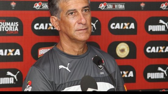 Imagem Direção do Vitória discute situação de Ricardo Drubscky