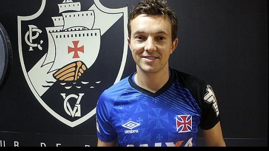 Imagem Vasco oficializa contratação de Dagoberto