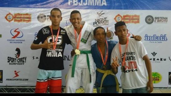 Imagem Jiu-Jitsu transforma vida de jovens de Itapuã