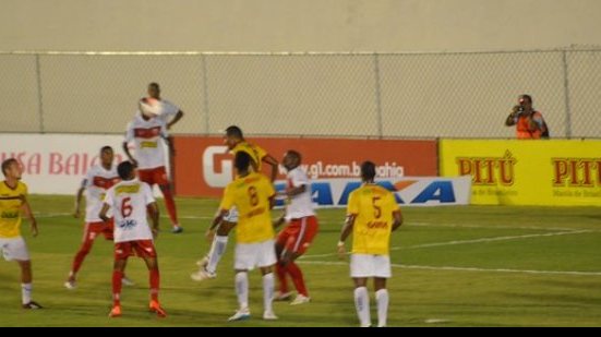 Imagem Serrano goleia o Confiança e mantém chances de classificação