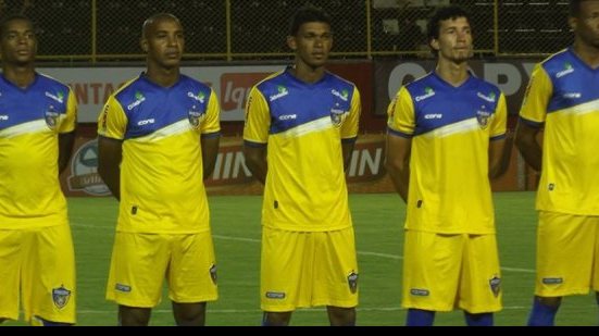 Imagem Colo Colo dispensa dois jogadores por indisciplina
