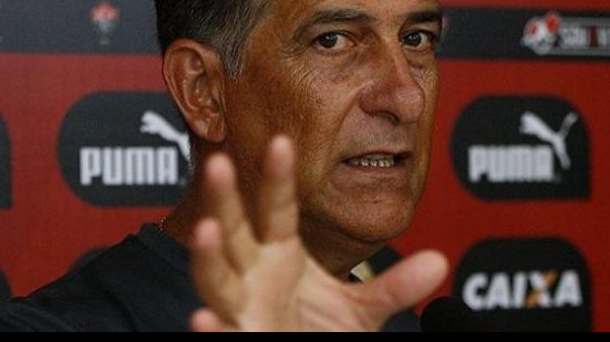 Imagem Ricardo Drubsky é demitido do comando técnico do Vitória