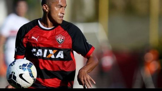 Imagem Nino Paraíba admite dívida com torcida após fracas atuações do Vitória
