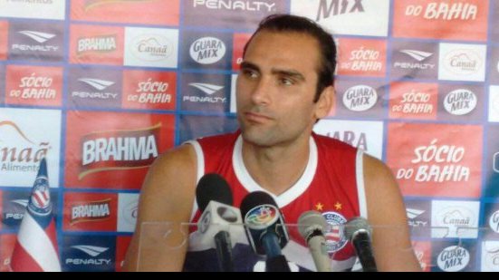 Imagem Léo Gamalho comemora parceria com Kieza e espera manutenção da boa fase