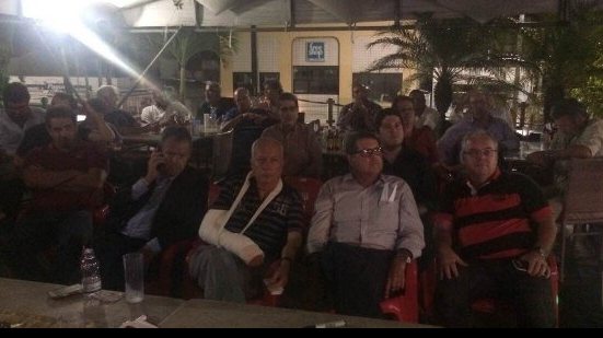 Imagem  Oposição do Vitória discute reforma do estatuto e eleições diretas no clube
