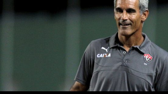 Imagem Depois de triunfo, Amadeu defende Drubscky: &quot;o trabalho ia frutificar&quot;