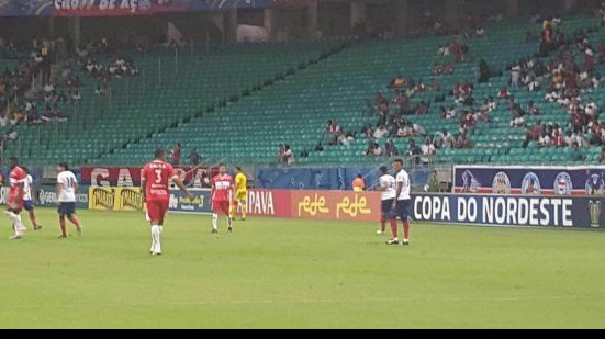 Imagem Bahia empata com o CRB e garante vaga nas quartas da Copa do Nordeste
