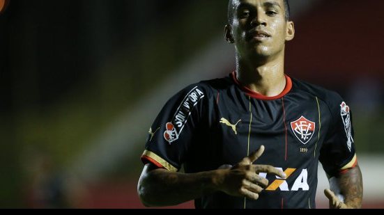 Imagem Vander mira evolução do Vitória e pede atenção em duelo contra o Colo Colo