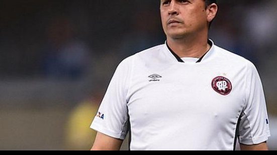 Imagem Claudinei Oliveira é o novo técnico do Vitória