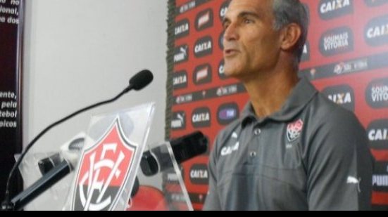 Imagem Amadeu confirma time e comenta sobre a chegada de Claudinei