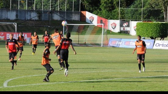 Imagem Sob comando de Claudinei Oliveira, titulares do Vitória disputam coletivo