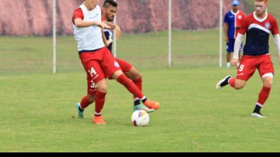 Imagem Com coletivo, Bahia encerra preparação para duelo com o Galícia