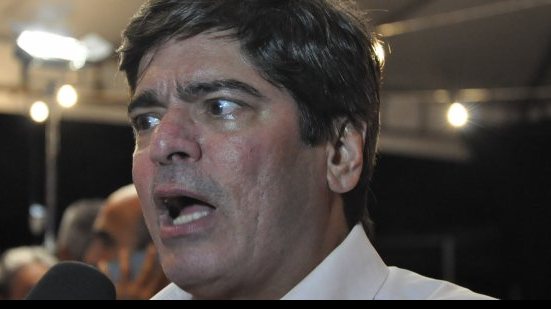 Imagem Falcão só deixa presidência do Vitória se renunciar; Entenda o caso