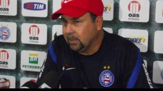 Imagem Bahia demite treinador de goleiros Ricardo Palmeira