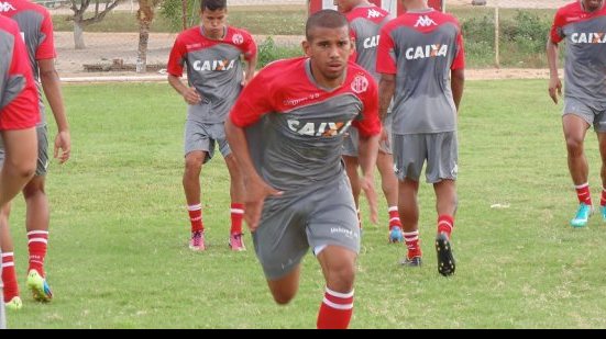 Imagem Volante do América-RN pede mais precisão nas finalizações diante do Vitória