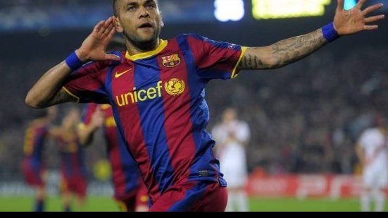Imagem Daniel Alves revela sonho: "quero encerrar minha carreira no Bahia"