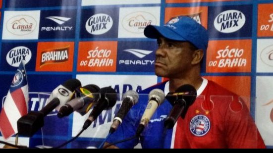 Imagem Soares lamenta contusão de jogador do Campinense: &quot;lance acidental&quot;