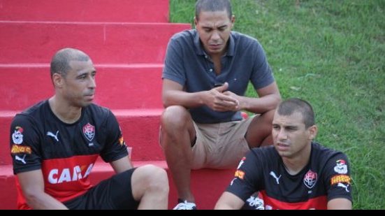 Imagem Em crise interna, jogadores do Vitória querem dar resposta em campo