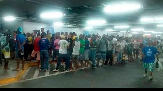 Imagem Tricolores fazem filas para comprar ingressos; mais de 10 mil já foram vendidos