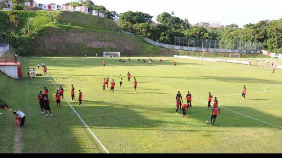Imagem Elenco do Vitória se reapresenta e reservas treinam com equipe sub-20