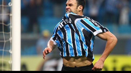 Imagem Empresário oferece atacante Kléber ‘Gladiador’ ao Vitória