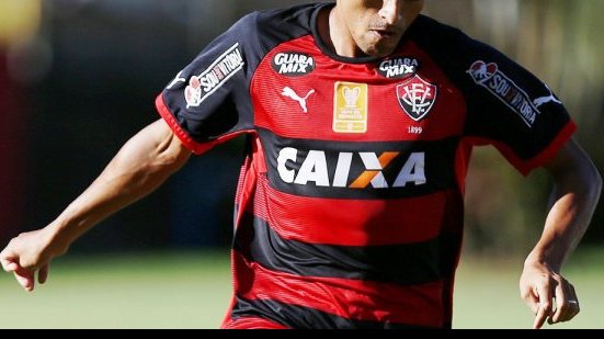 Imagem Nino mantém esperanças de estar em campo no confronto entre Vitória e Ceará