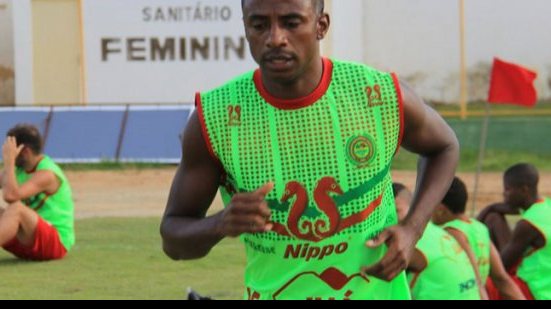Imagem Juninho espera que a Juazeirense corrija erros para jogo na Fonte Nova