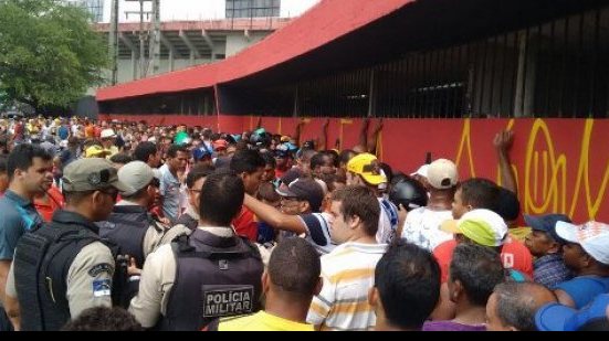 Imagem Casa cheia: torcida do Sport forma longas filas para confronto com o Bahia