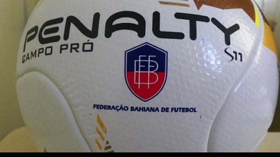 Imagem FBF e Penalty lançam bola especial para a final do Baianão