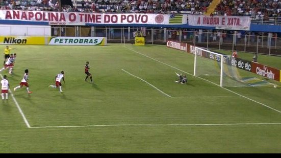 Imagem Após desperdiçar penalidades, Neto Baiano deve perder função para Jorge Wagner