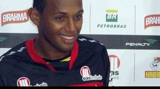 Imagem Dois times tentam contratação de ex-lateral do Vitória