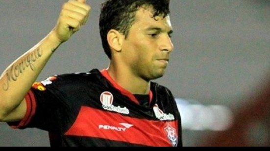 Imagem Barco à deriva: presidente do Vitória procura Neto para saber motivo de saída