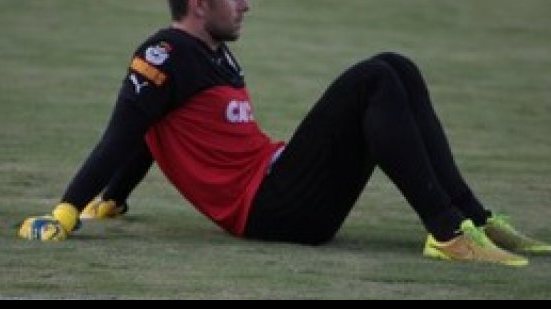 Imagem Goleiro diz estar envergonhado com situação do Vitória: vontade de se esconder