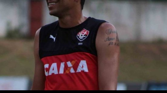 Imagem "Não vou sair do Vitória", diz Neto Baiano