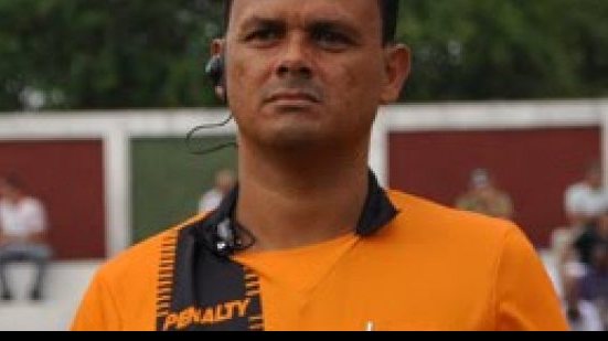 Imagem Jogador que agrediu árbitro no Baianão pega gancho de 210 dias
