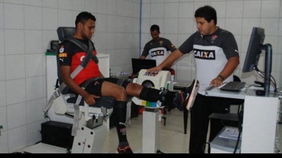 Imagem Após trabalho físico na manhã, Vitória treina com bola à tarde