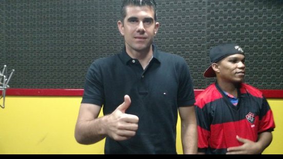Imagem Fernando Miguel nega haver racha no atual elenco do Vitória