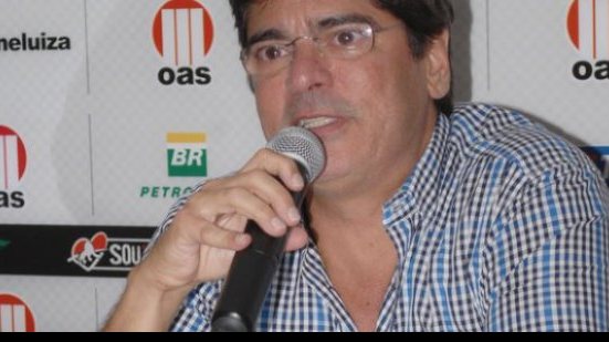 Imagem Ainda manda? Falcão exige mudança na diretoria do Vitória