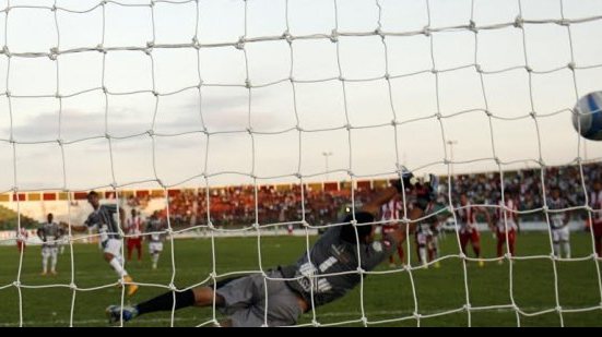 Imagem Meia comemora estreia com vitória do Flu de Feira na 2ª Divisão