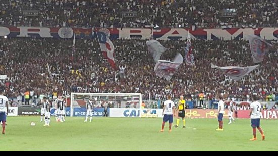 Imagem Jean leva frango e Bahia perde para o Ceará em dia de recorde na Arena