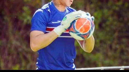 Imagem Após Frango, goleiro do Bahia deleta conta em rede social