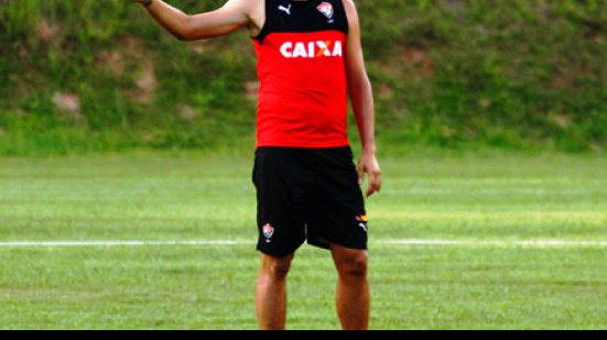 Imagem Dirigente do Criciúma despista sobre negociação com Neto Baiano: “vamos esperar”