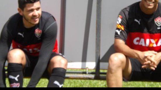 Imagem Vitória treina em dois períodos de olho na estreia na Série B