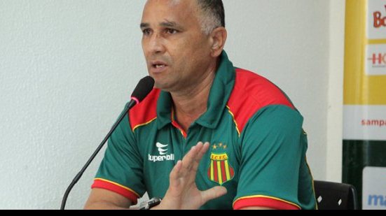 Imagem Adversário do Vitória perde técnico após vice no estadual